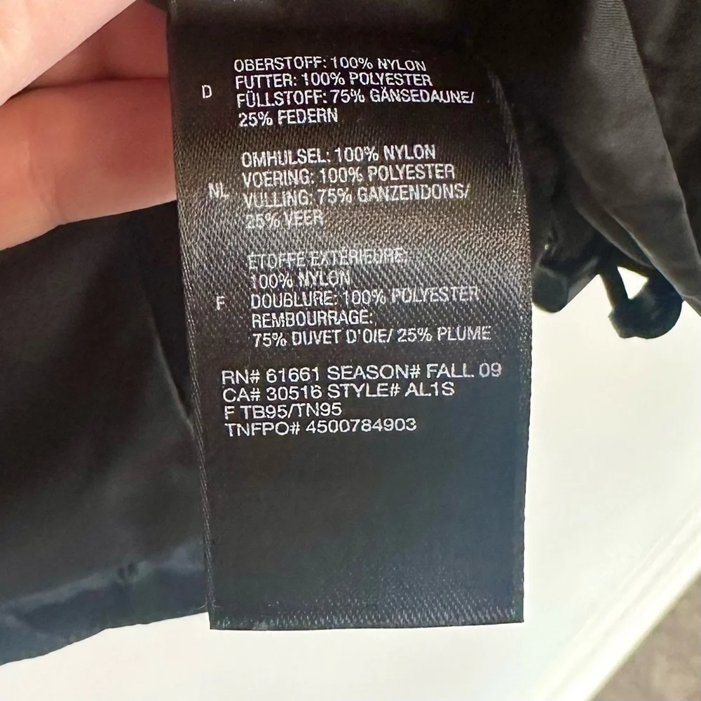 The North Face Women’s 550 Black Insulated Puffer Jacket - Size: Large - Picture 11 of 12